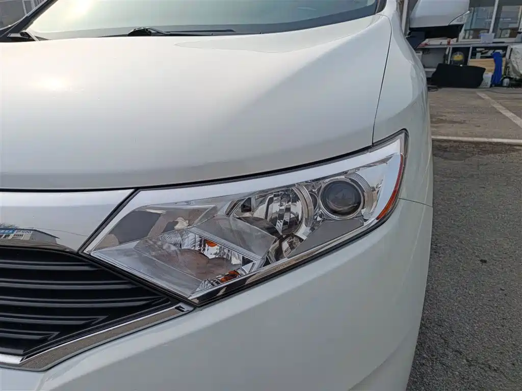 Nissan Quest 2016 — фото 24