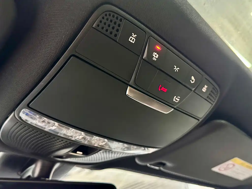 Mercedes-Benz E-Class 2023 — фото 44