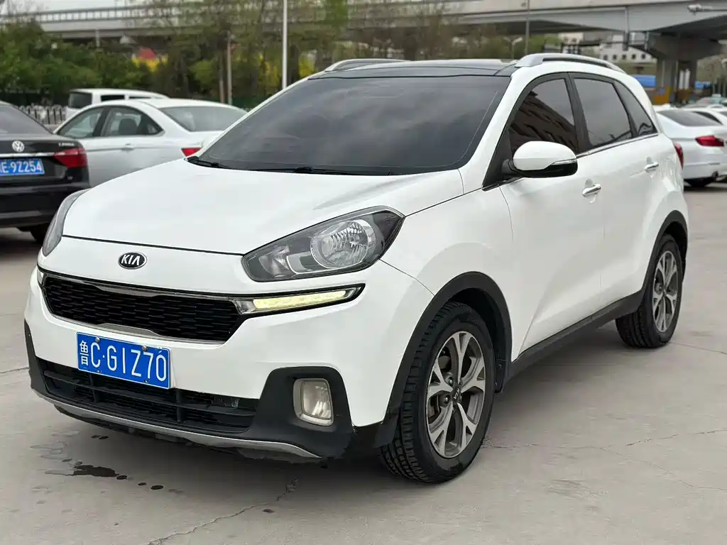 Kia KX3 2016 — фото 1