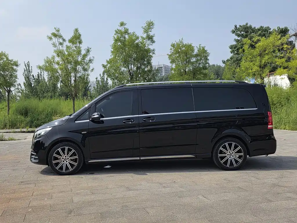 Mercedes-Benz V-Class 2022 — фото 2