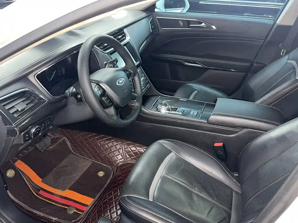 Ford Taurus 2016 — фото 14