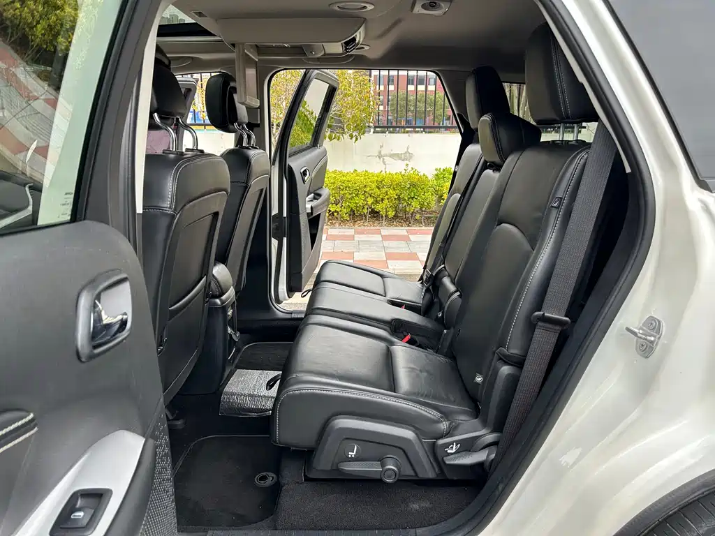 Dodge Journey 2014 — фото 8