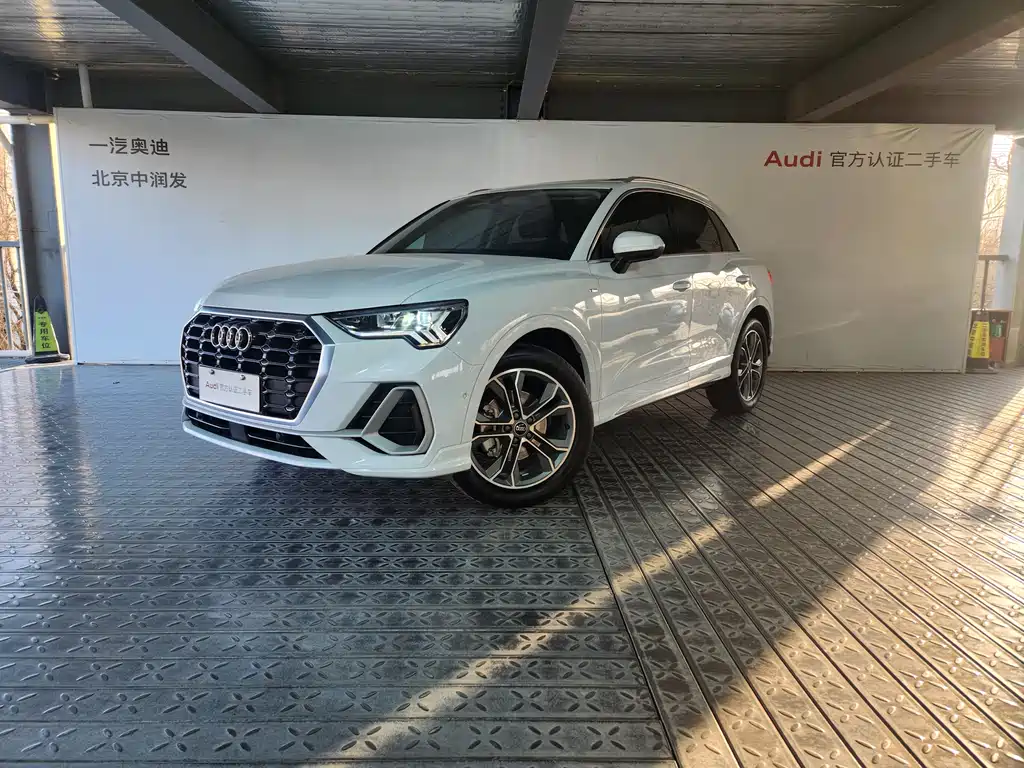 Audi Q3 2023 — фото 1