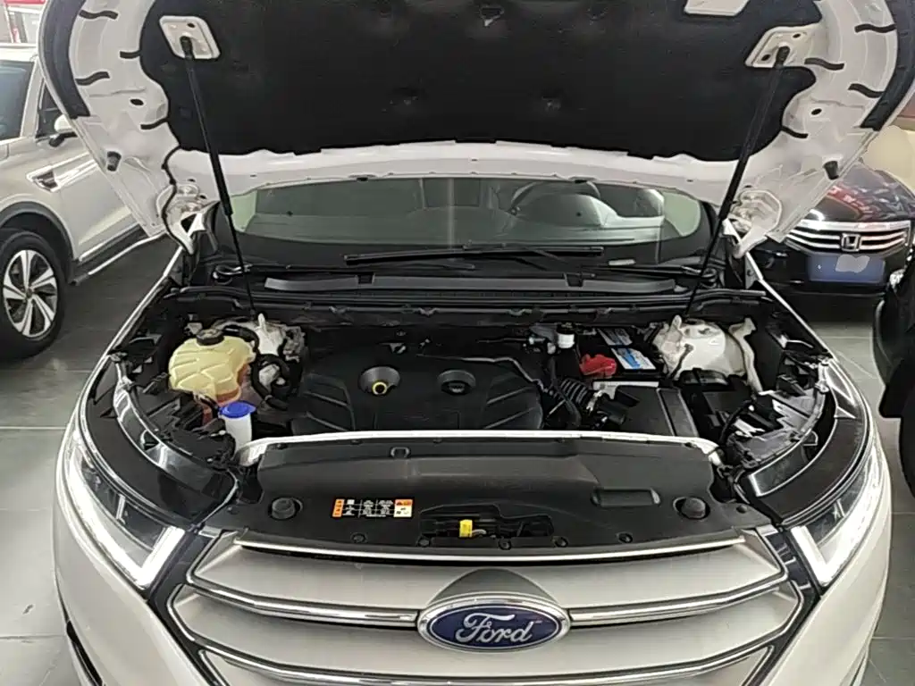 Ford Edge 2018 — фото 20