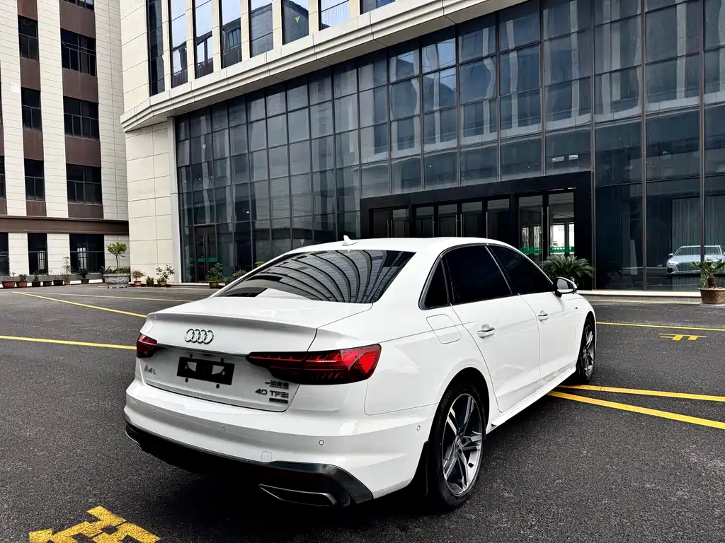 Audi A4L 2021 — фото 7