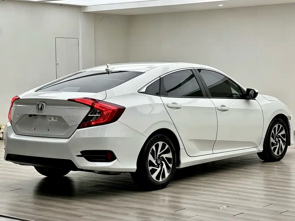 Honda Civic 2019 — фото 15