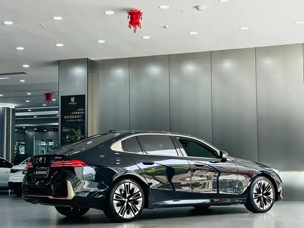 BMW 5 Series 2024