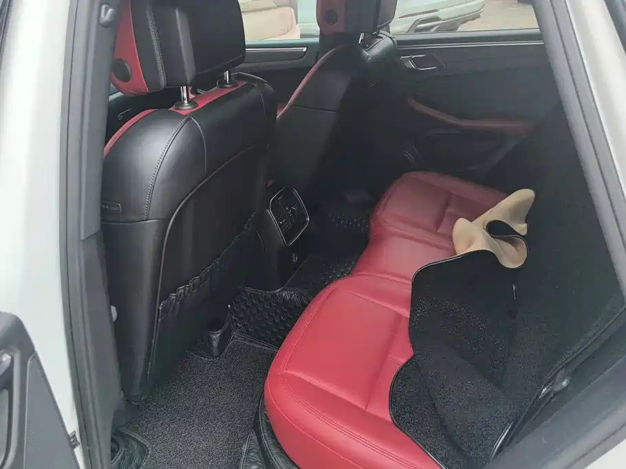 Porsche Macan 2018 — фото 11