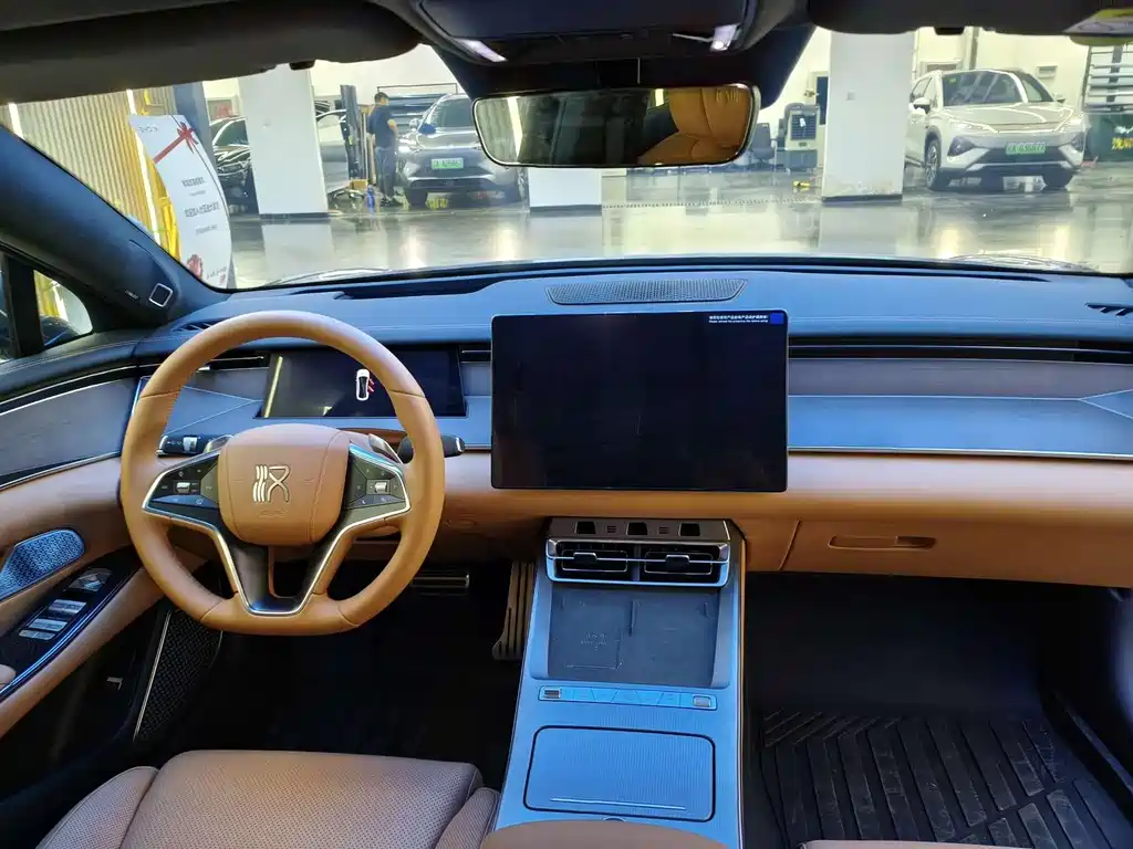 BYD Han L 2025