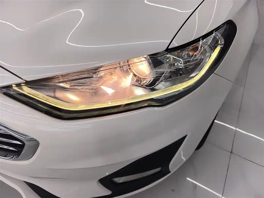 Ford Mondeo New Energy 2020 — фото 18