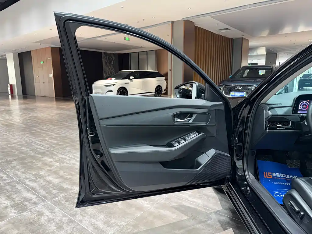 Honda Inspire 2025 — фото 15