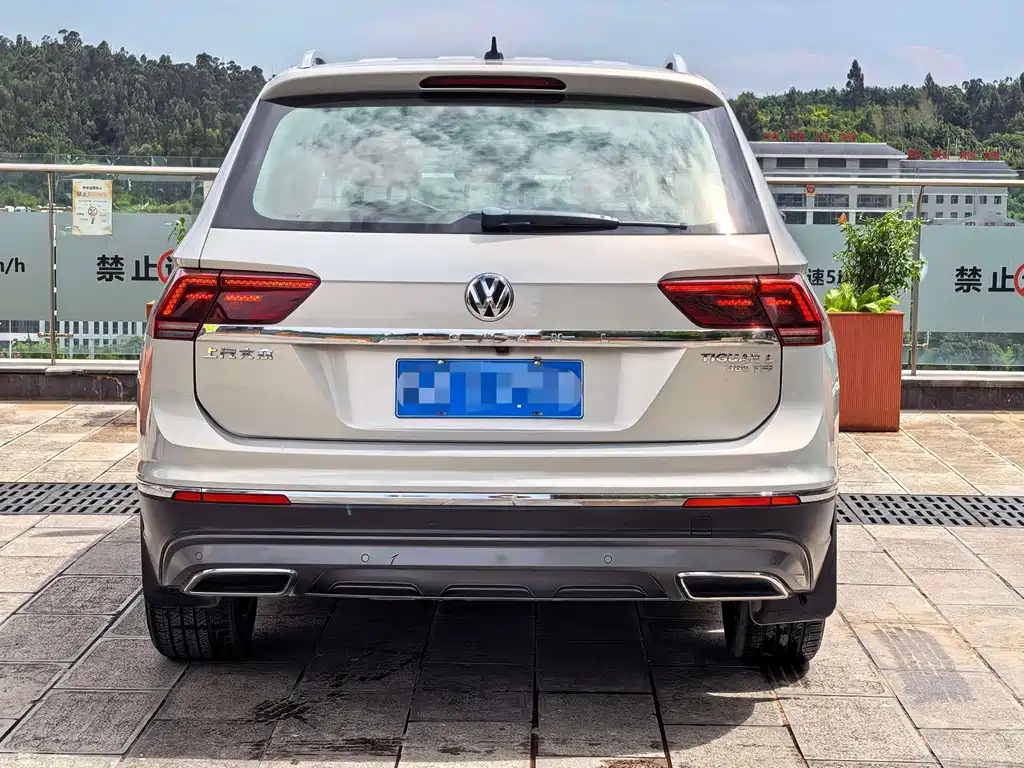 Volkswagen Tiguan L 2017 — фото 5