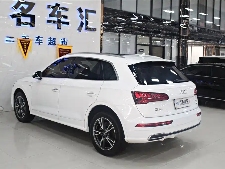 Audi Q5L 2020 — фото 15