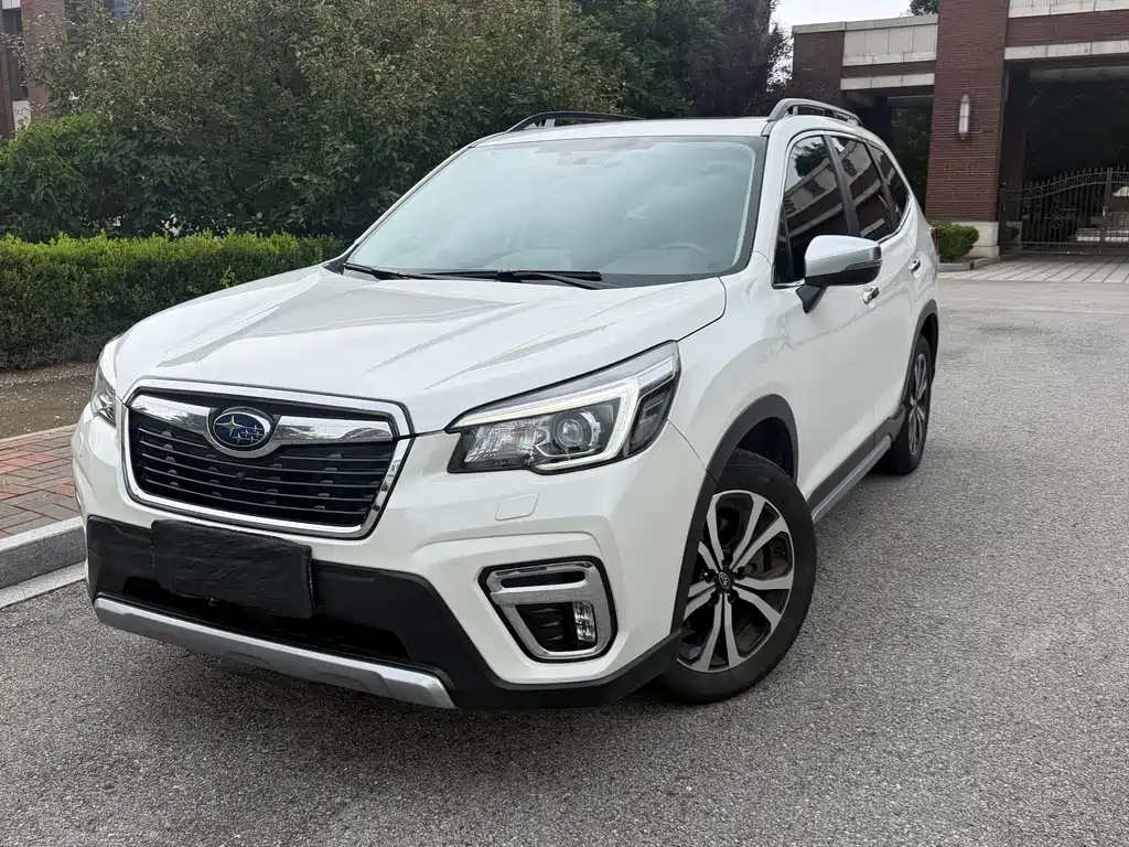 Subaru Forester 2021 — фото 1