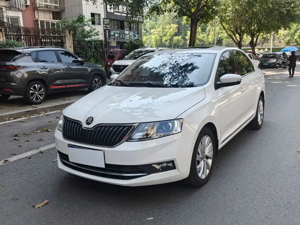 Skoda Rapid 2018 — фото 1