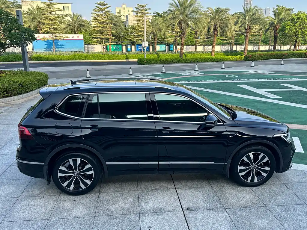 Volkswagen Tiguan L 2024 — фото 32