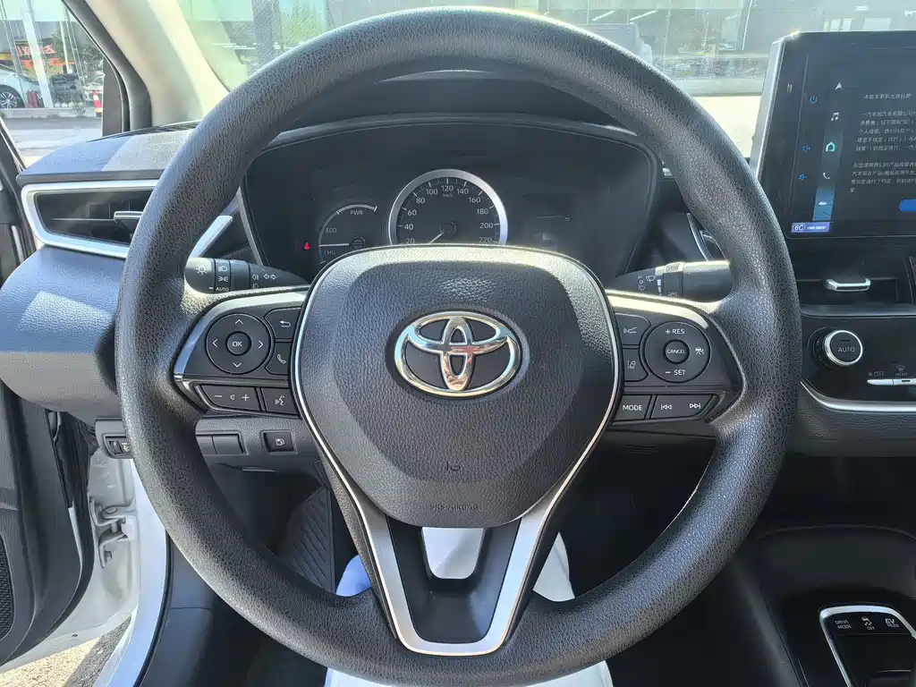 Toyota Corolla 2023 — фото 11