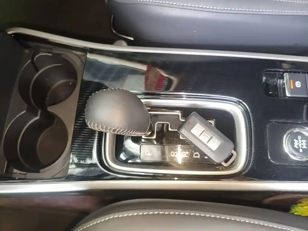 Mitsubishi Outlander 2022 — фото 14