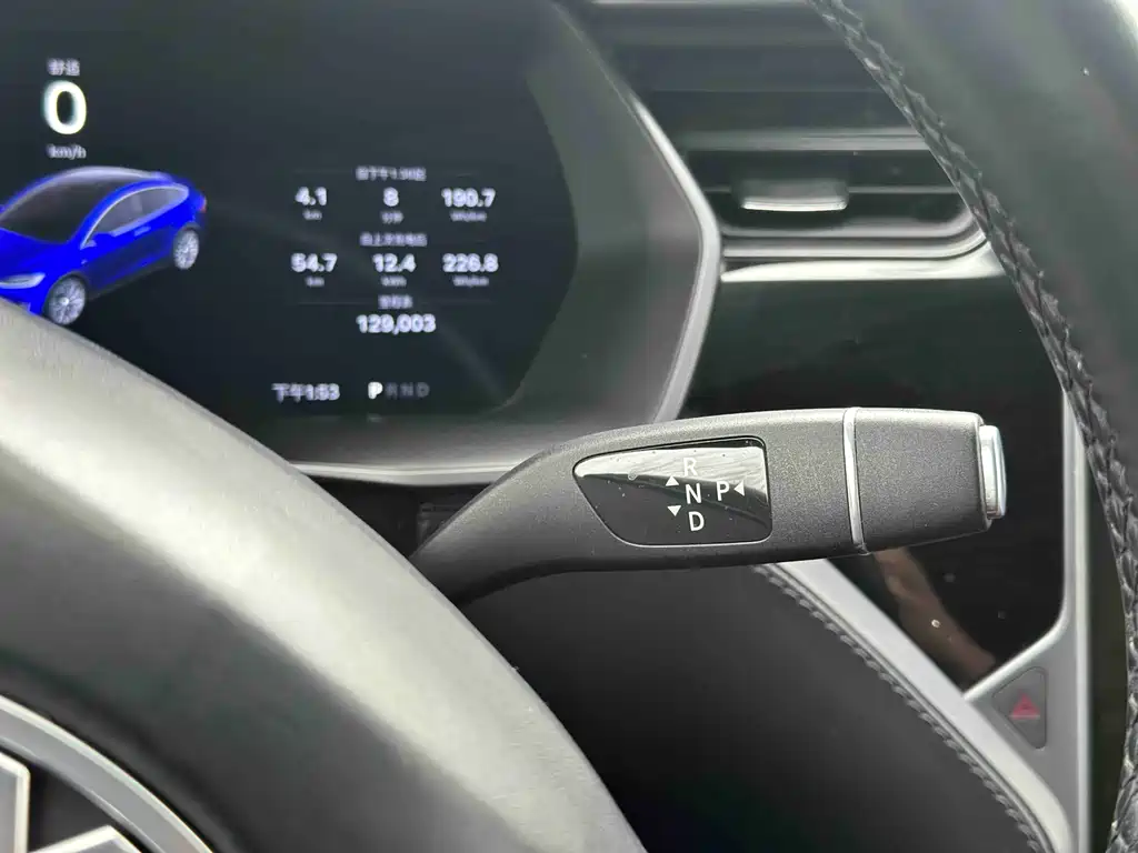 Tesla Model X 2019 — фото 12