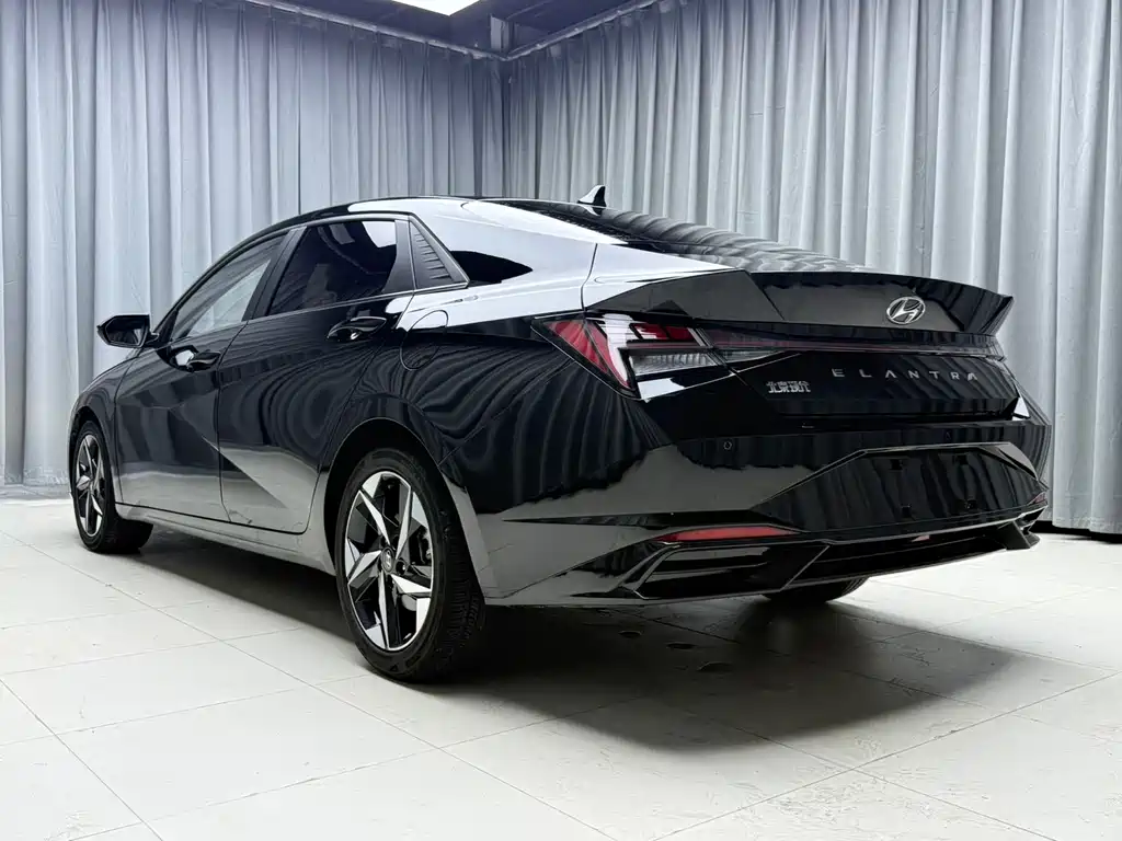 Hyundai Elantra 2022