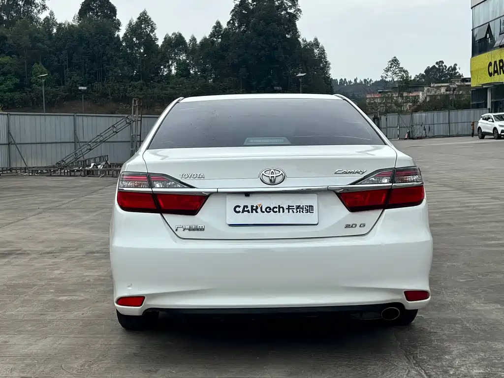 Toyota Camry 2015 — фото 7