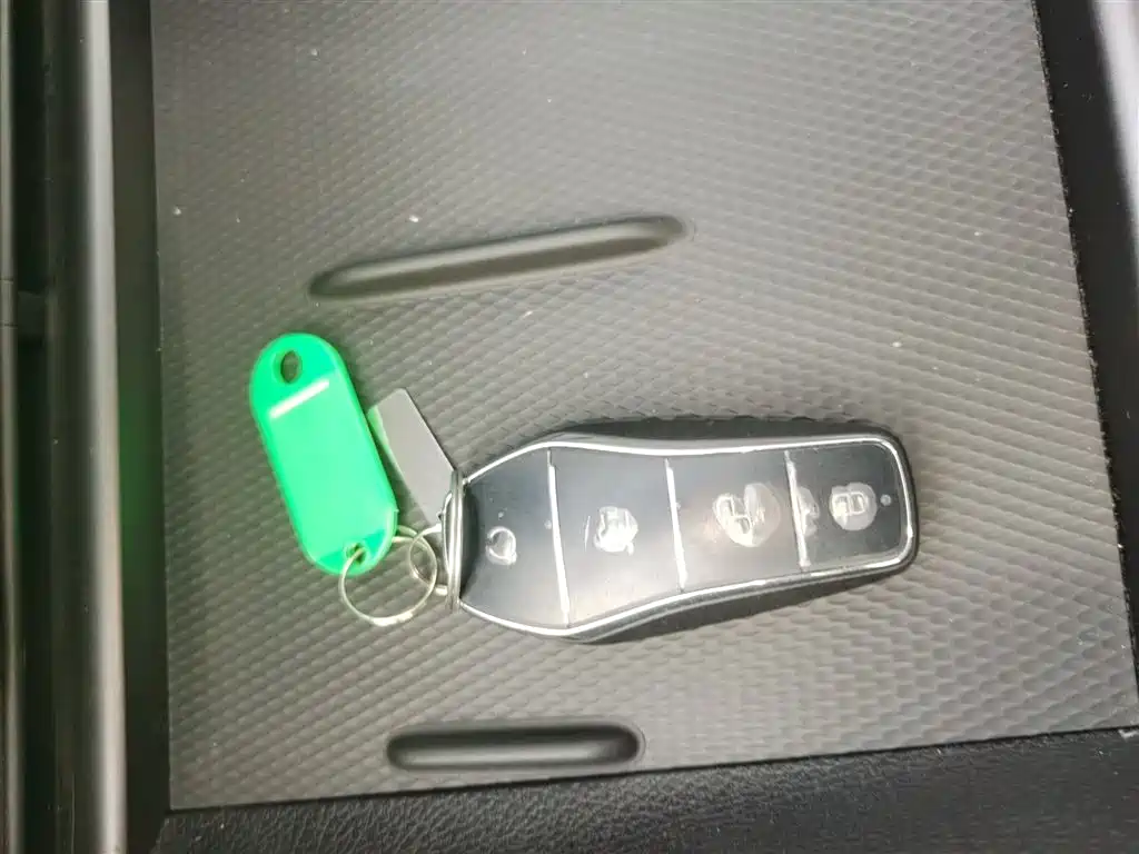 BYD Seal 05 DM-i 2025 — фото 9