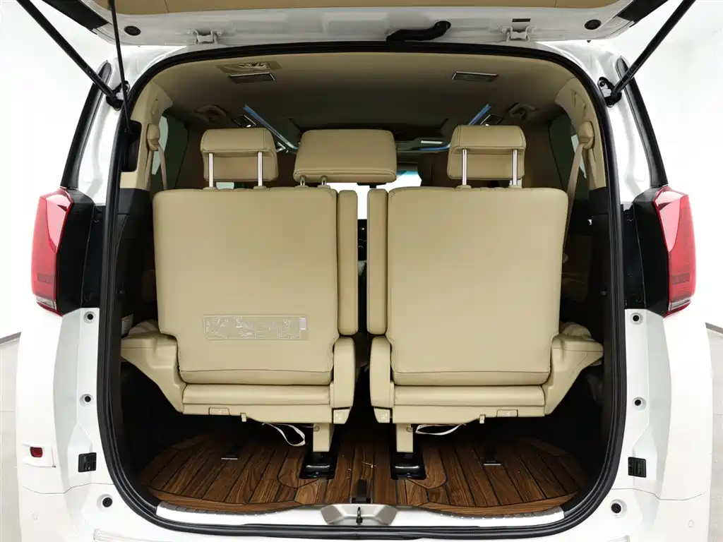 Toyota Alphard 2020 — фото 8