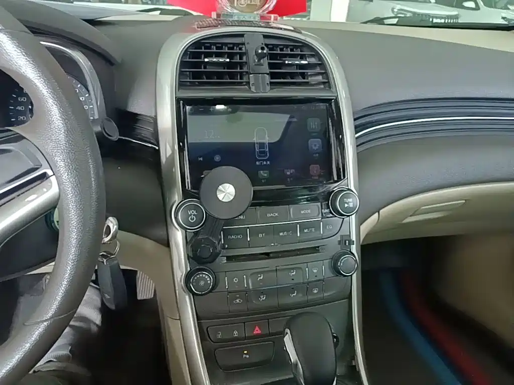 Chevrolet Malibu 2015 — фото 13