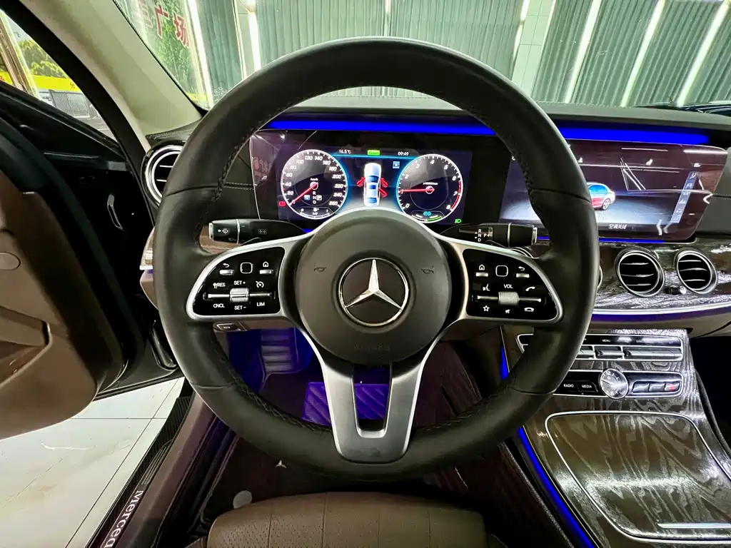Mercedes-Benz E-Class 2020 — фото 11