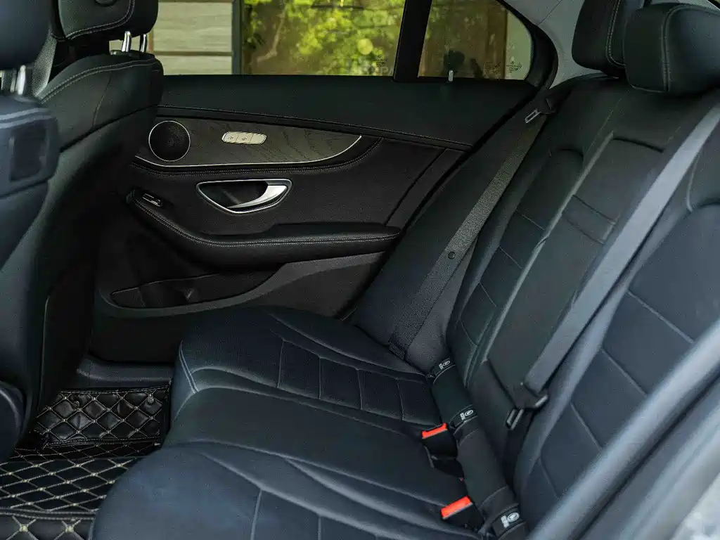 Mercedes-Benz C-Class 2019 — фото 20