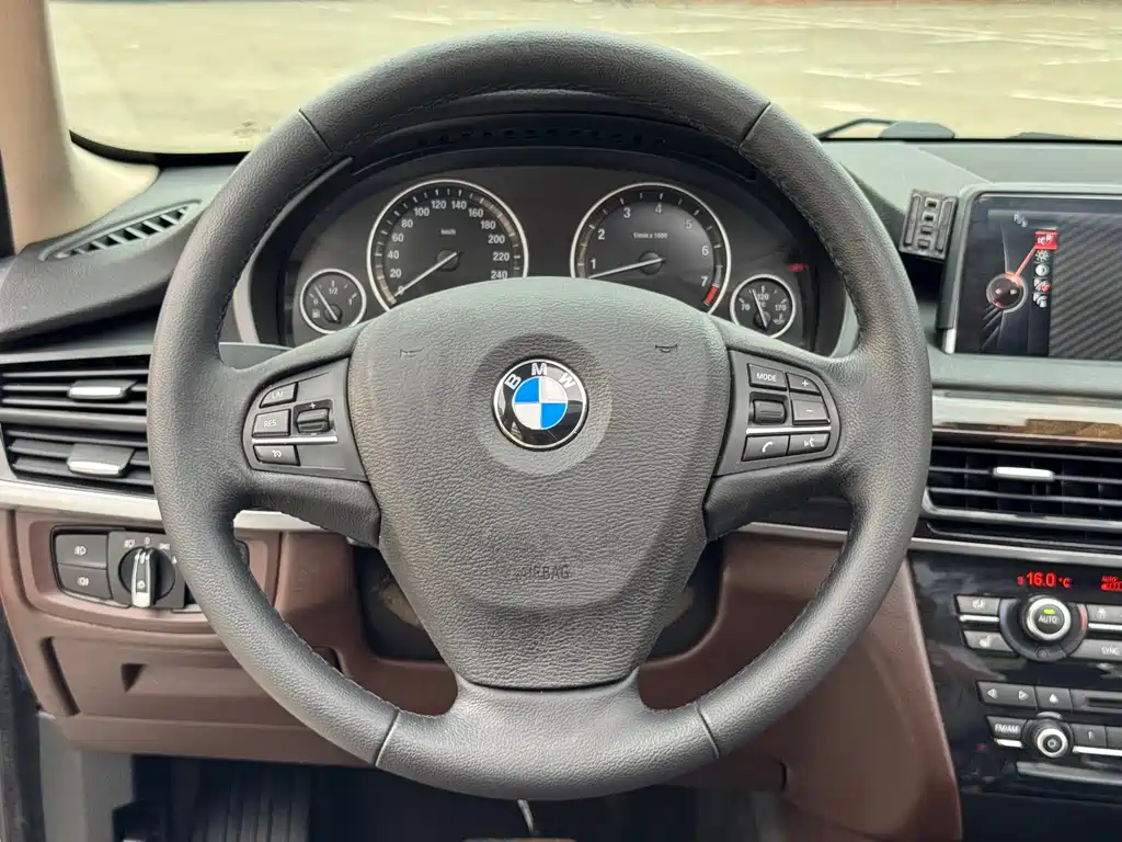 BMW X5 2015 — фото 14