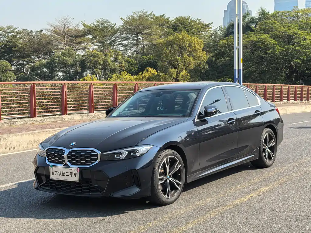 BMW 3 Series 2024 — фото 1