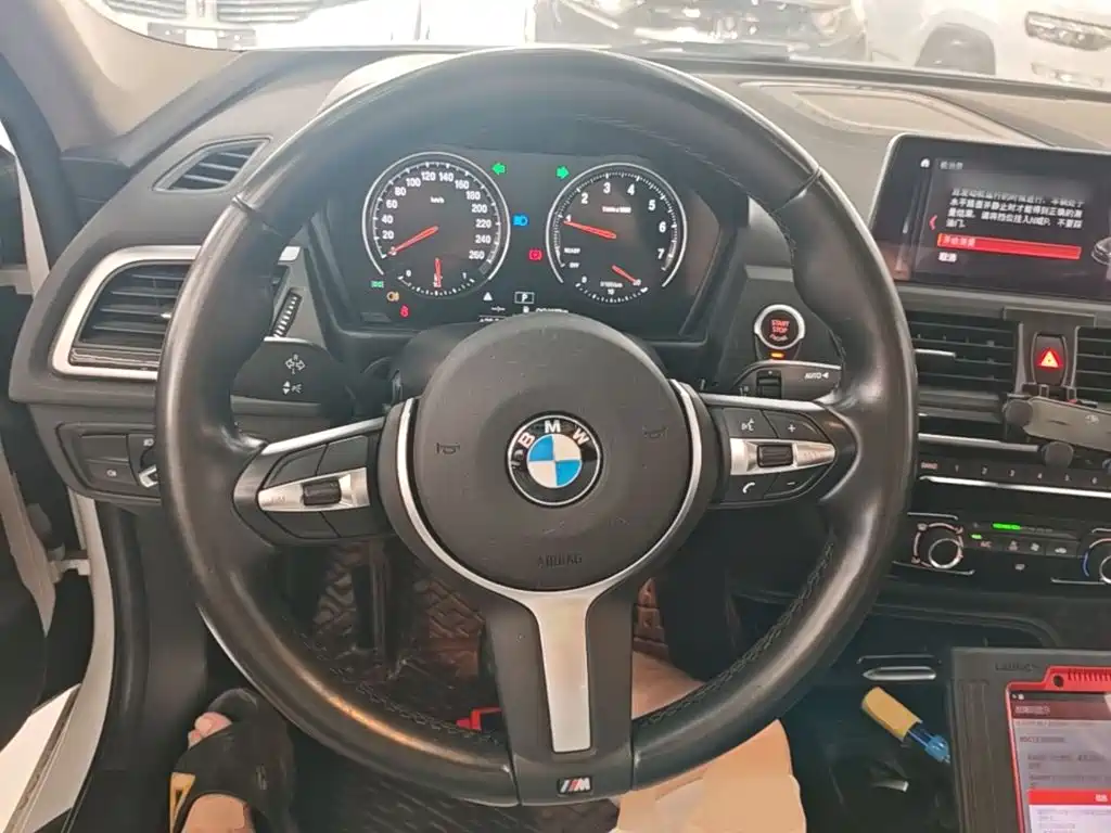 BMW 1 Series 2020 — фото 11