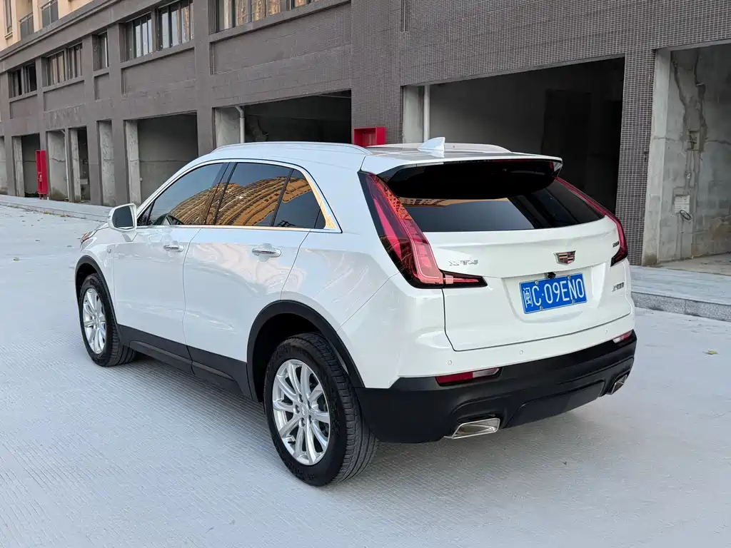 Cadillac XT4 2020 — фото 4