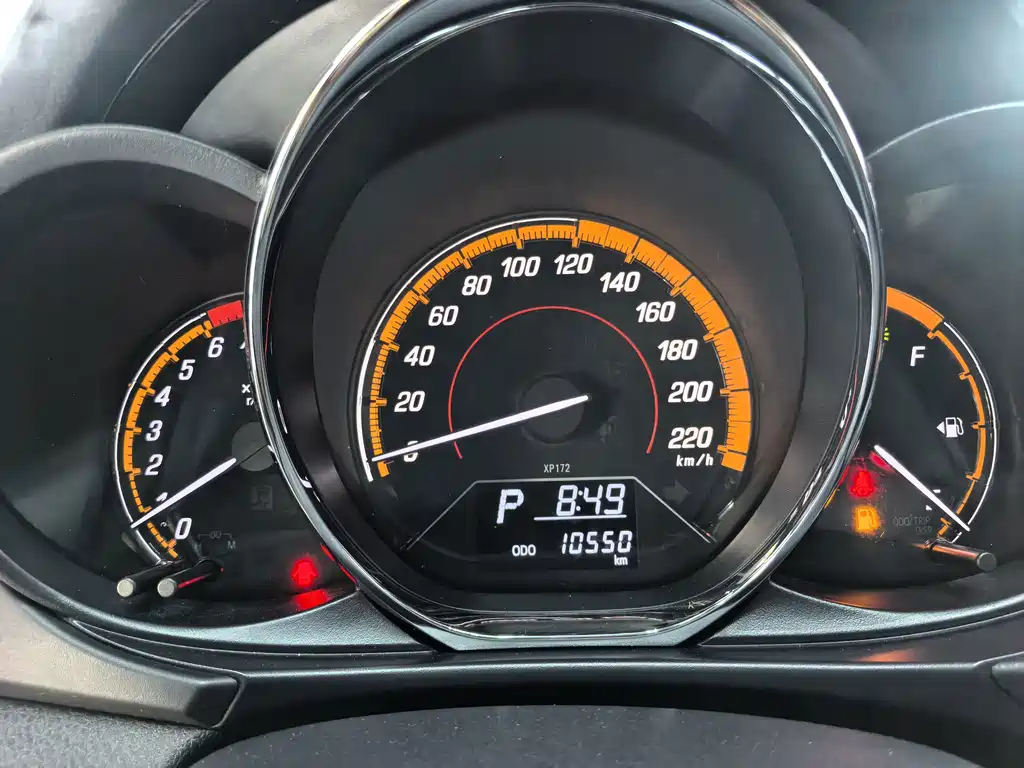 Toyota Yaris L 2022 — фото 16