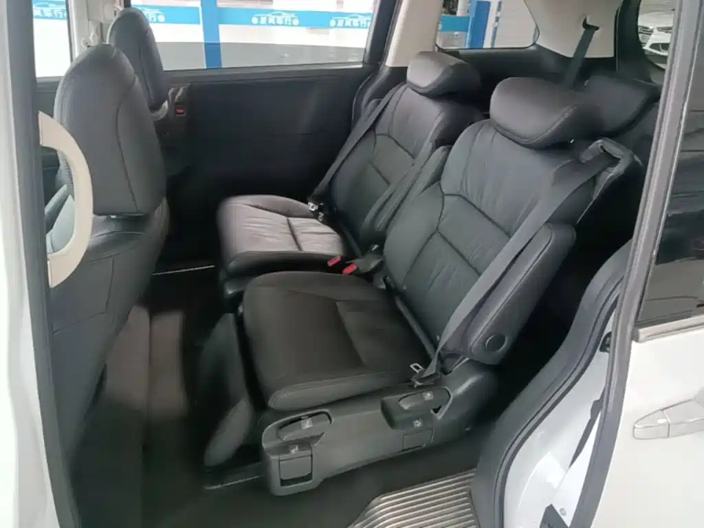Honda Odyssey 2018 — фото 17