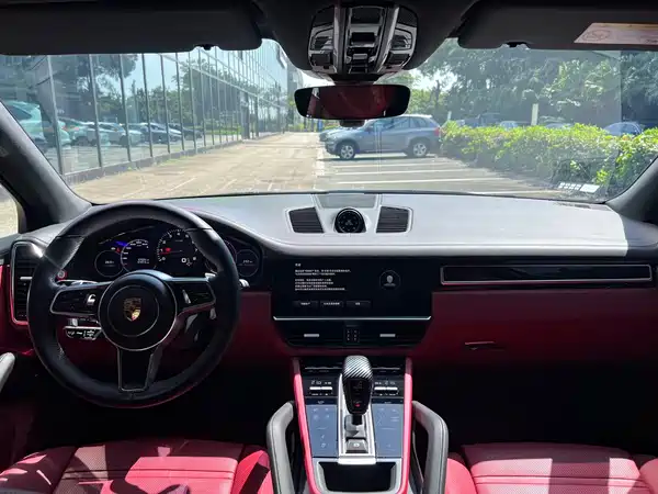 Porsche Cayenne 2022