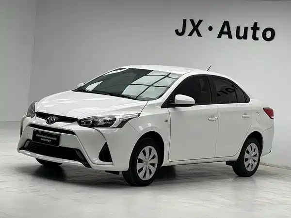 Toyota Yaris L 2022