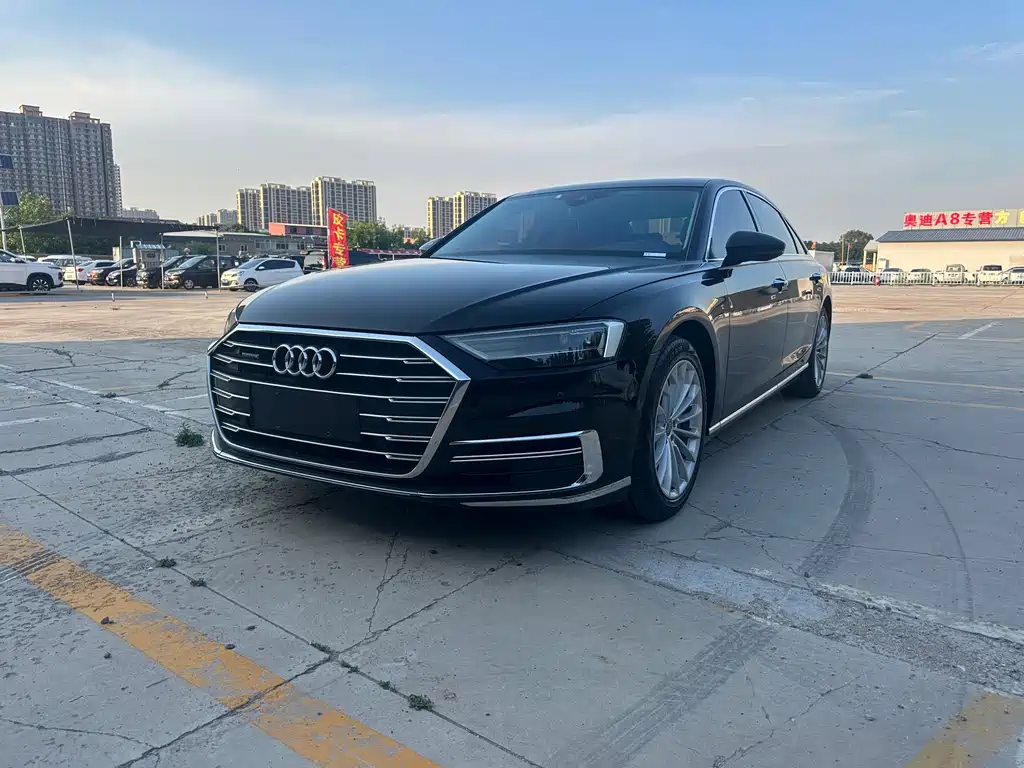 Audi A8 2019 — фото 1