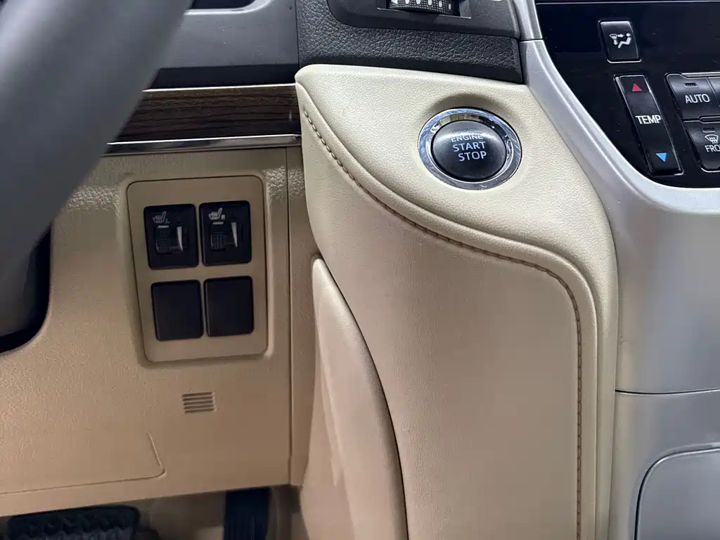 Toyota Land Cruiser 2020 — фото 20