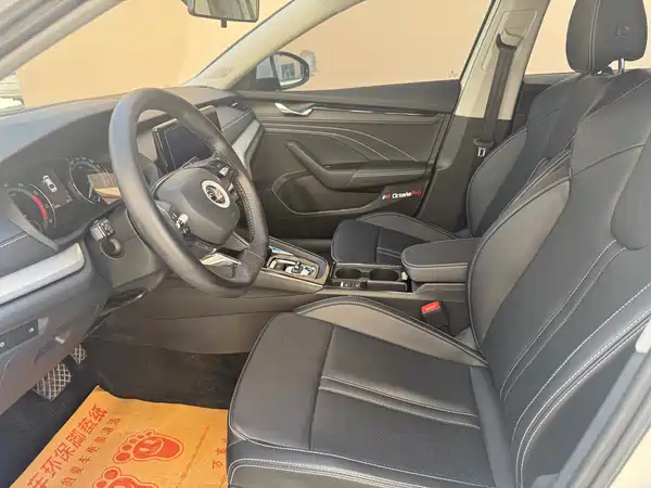 Skoda Octavia 2023