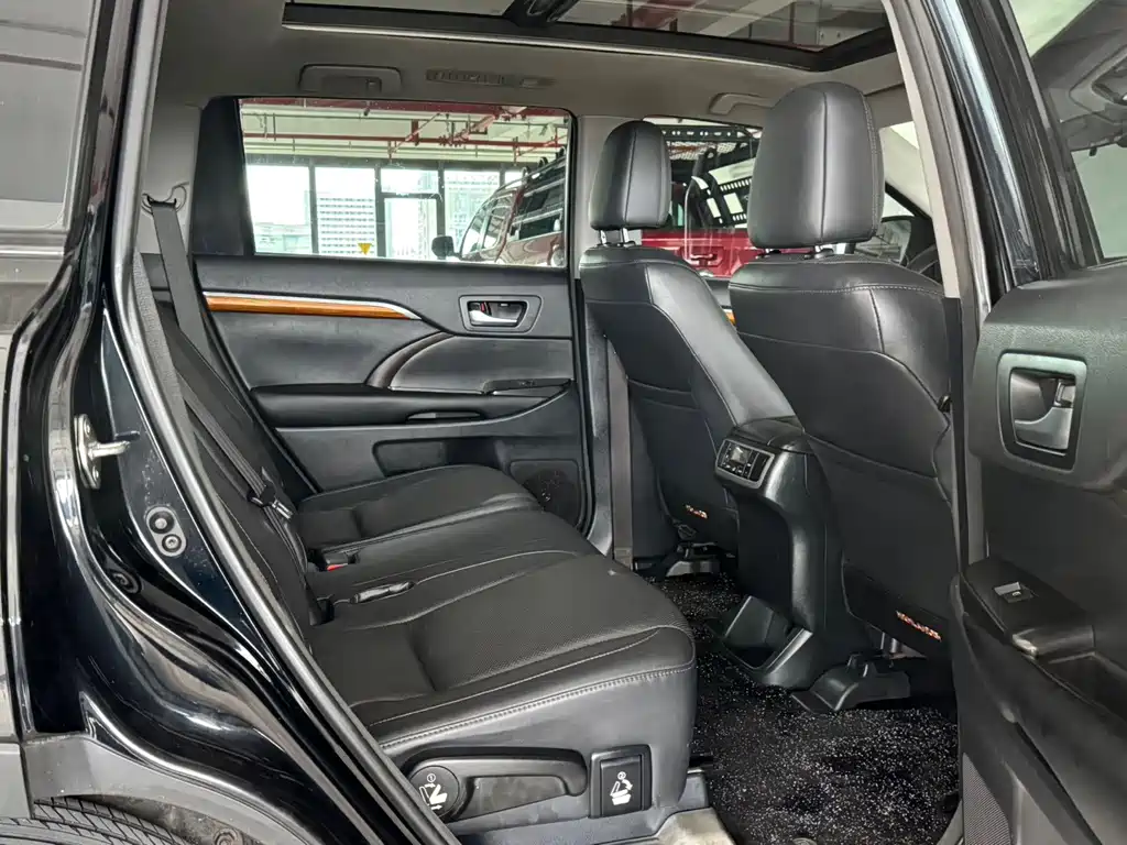 Toyota Highlander 2017 — фото 9