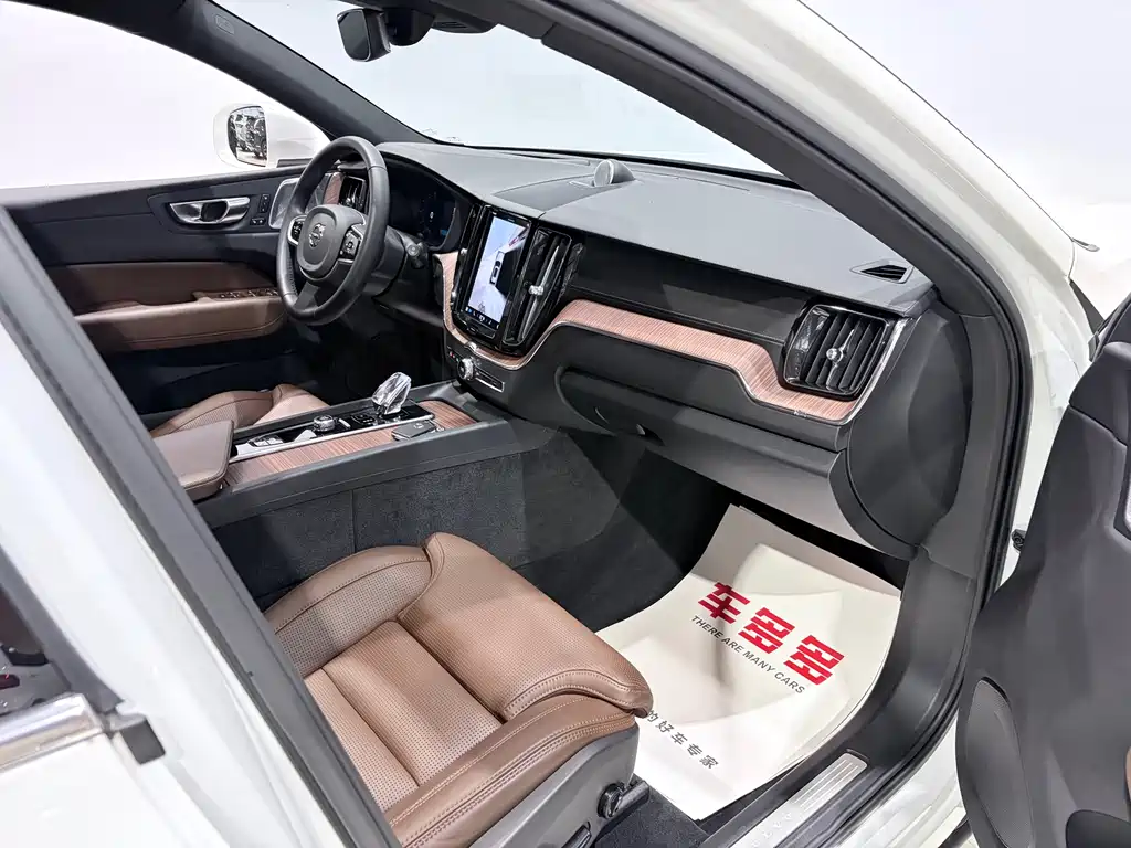 Volvo XC60 PHEV 2024 — фото 23