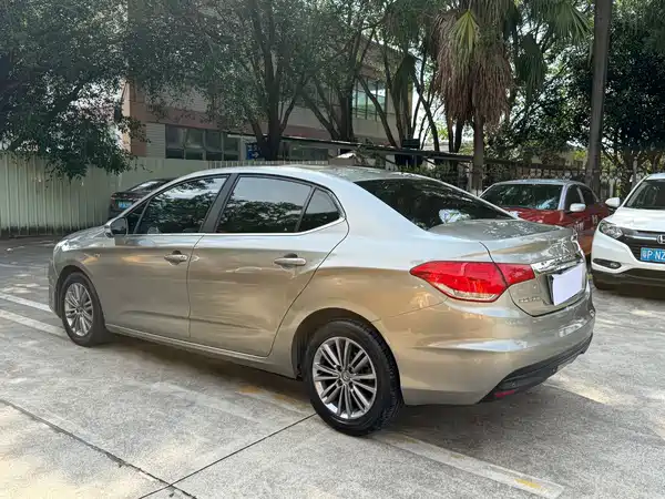 Citroën C4L 2015