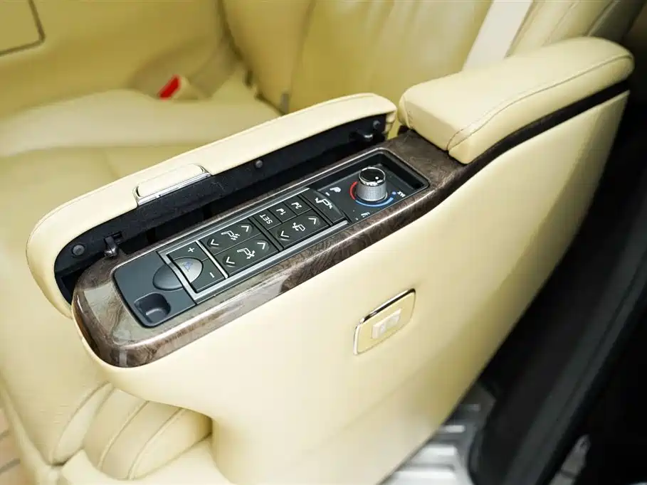 Toyota Alphard 2018 — фото 15