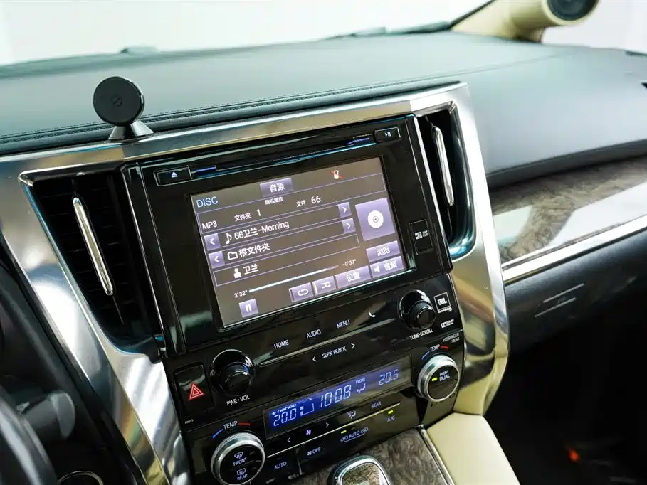 Toyota Alphard 2018 — фото 10