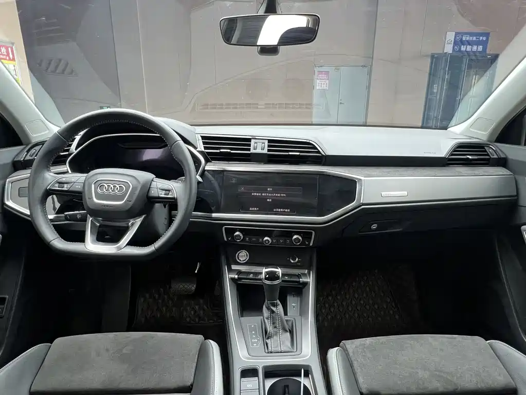 Audi Q3 2022 — фото 14