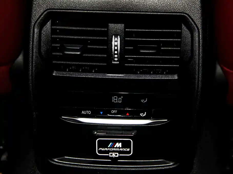 BMW 3 Series 2025 — фото 25