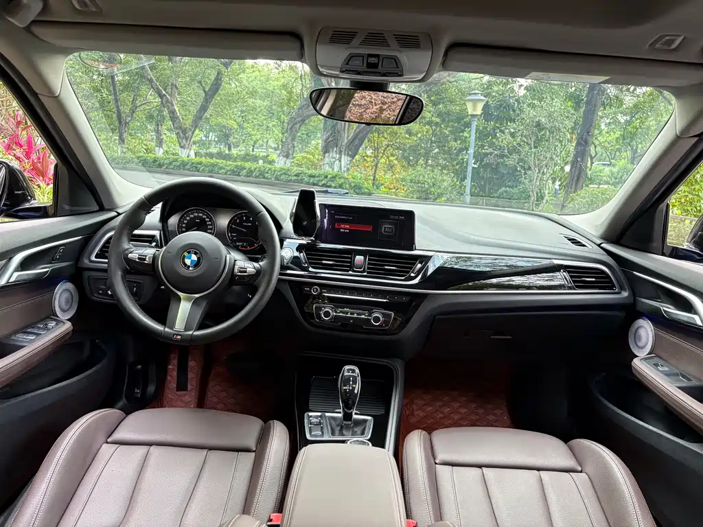 BMW 1 Series 2021 — фото 14