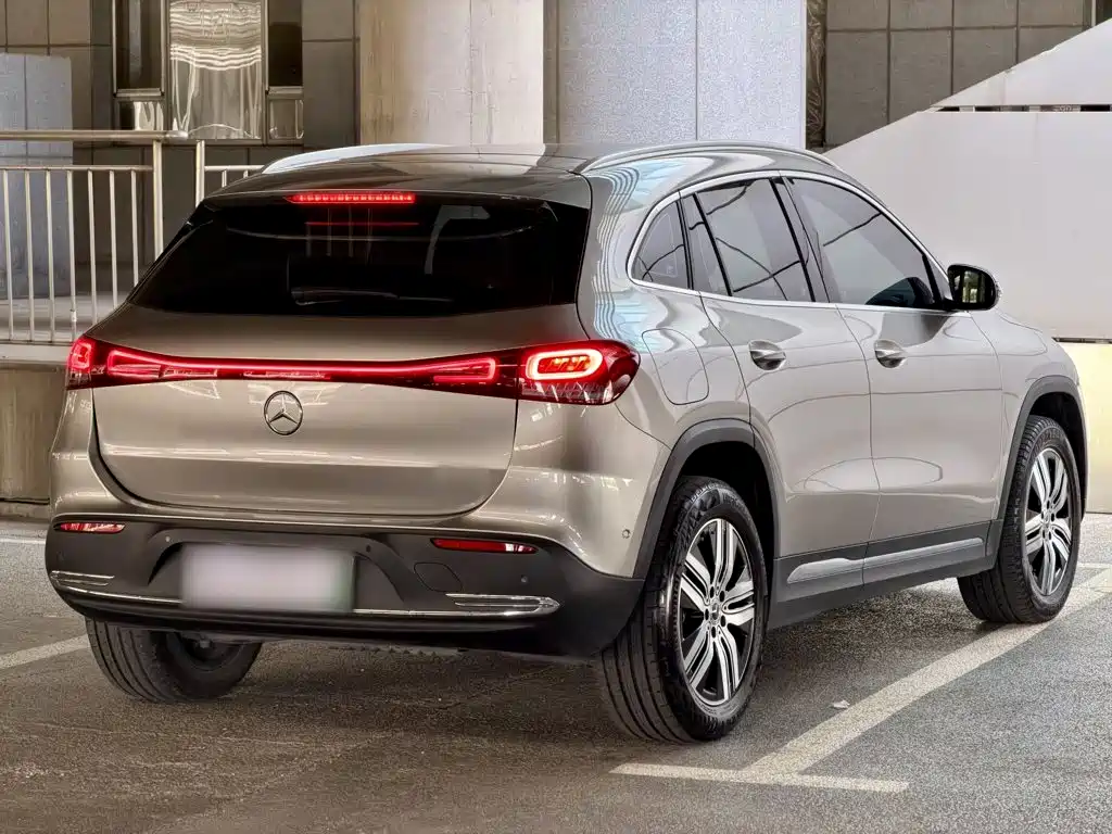 Mercedes-Benz EQA 2023 — фото 12